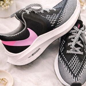 Nike Zoom Running Shoes Women’s Size 7 Black White Pink Sneakers